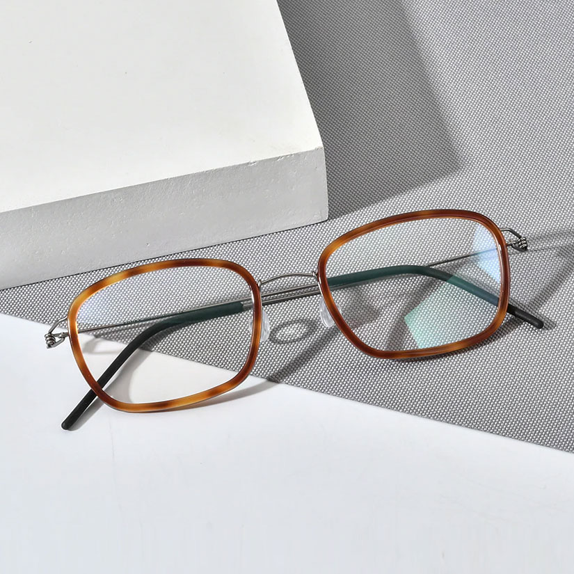 Titanium-and-Acetate-Screwless-Eyeglass-Frames-Detail-01