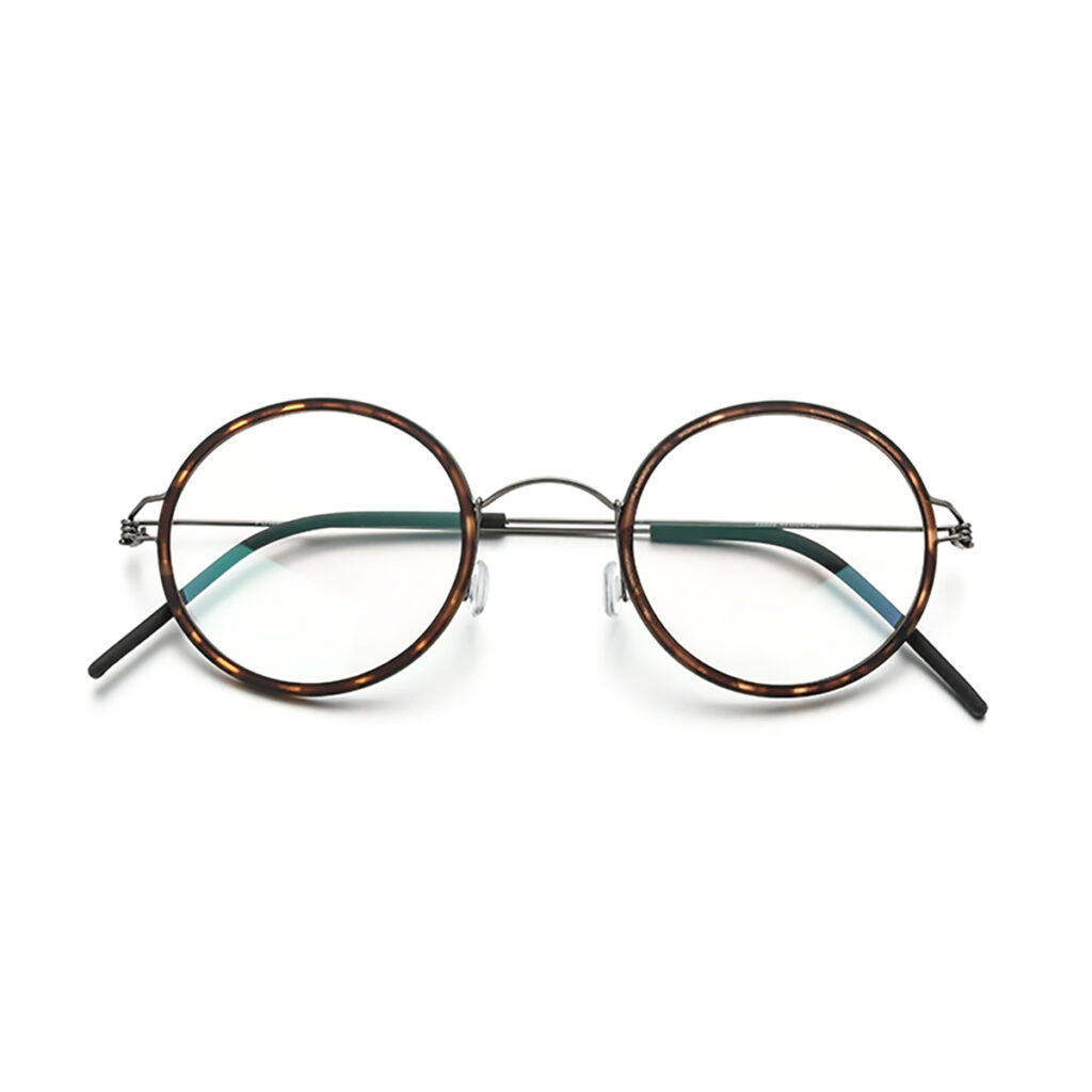 https://titaniumoptix.com/glasses/women/eyglasses-frames-w/titanium-w/espen-titanium-aviator-memory-metal-frame/
