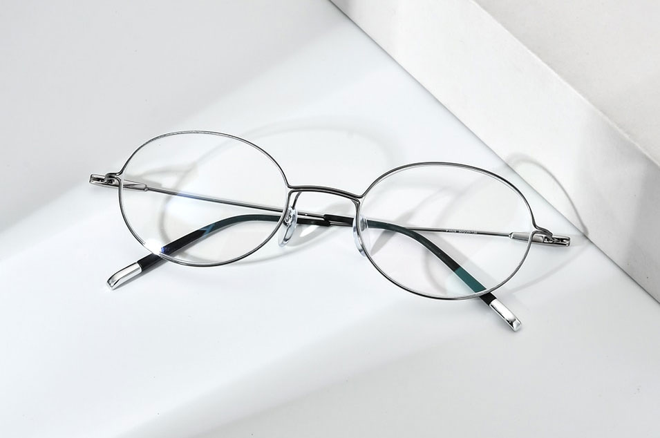 RADICAL-Titanium-Screwless-Eyeglass-Frames