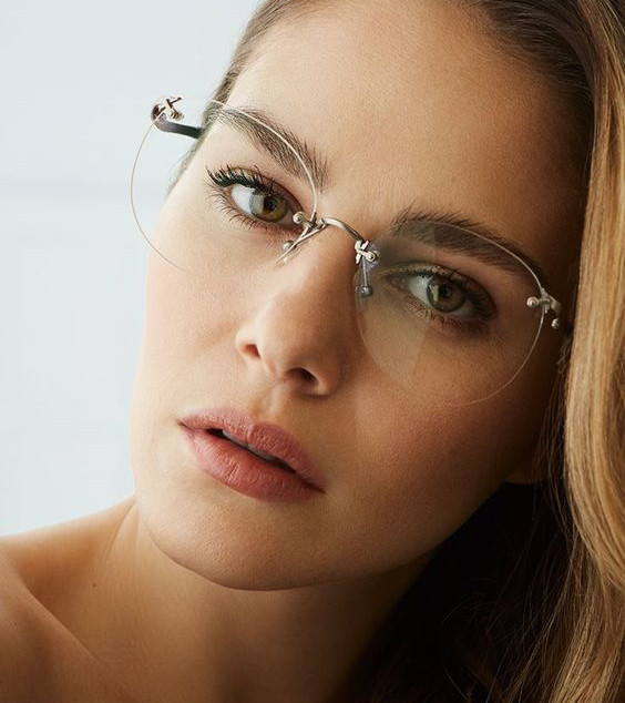 Are Rimless Glasses in Style in 2023? Unveiling the Timeless Trend.